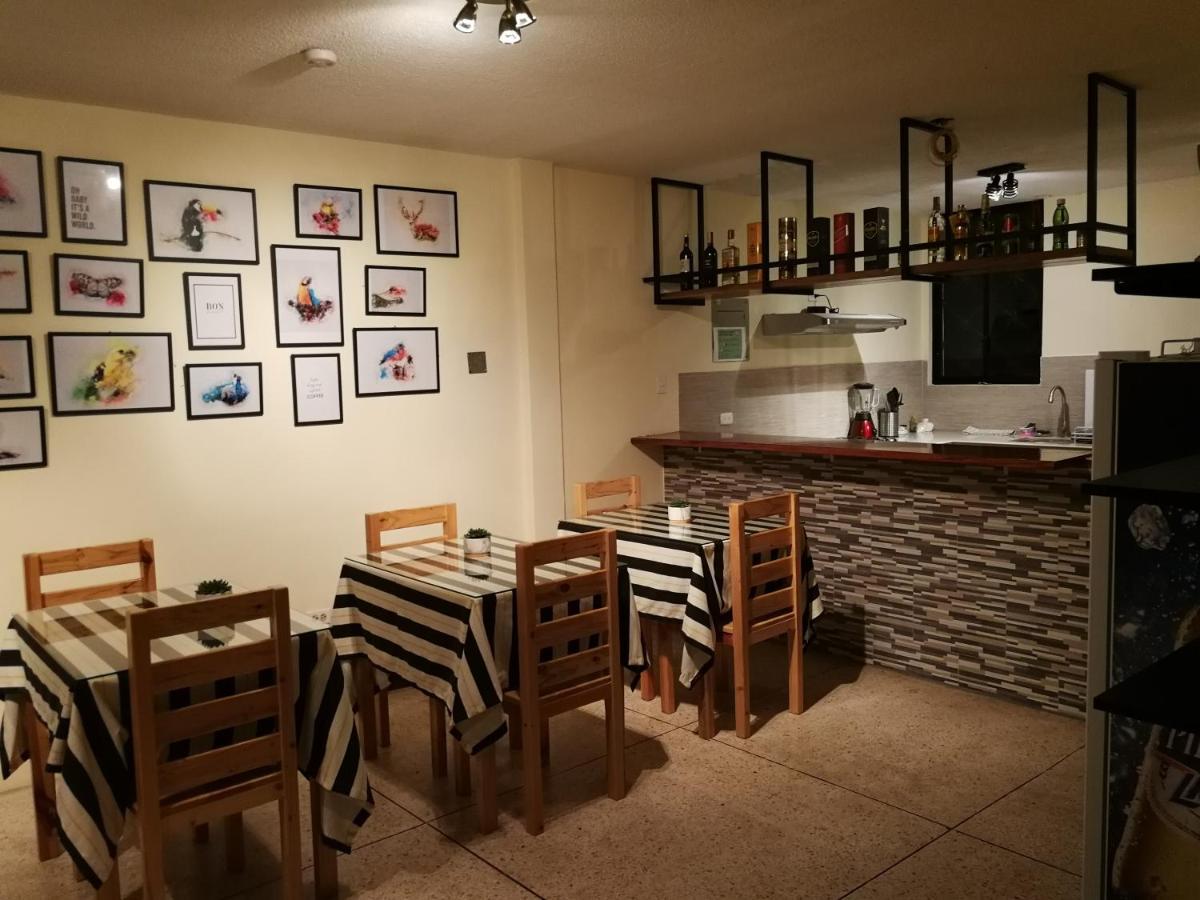 Chapelet Hostal Tababela Extérieur photo