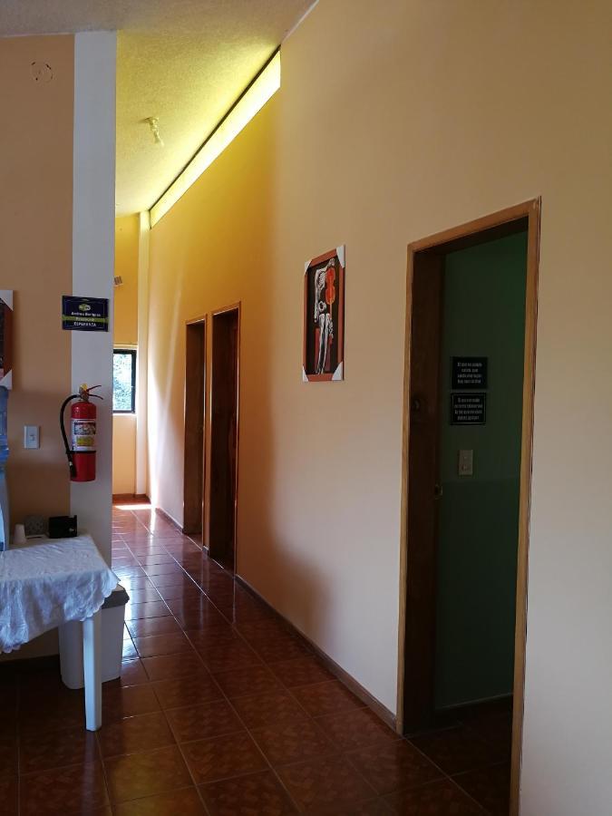 Chapelet Hostal Tababela Extérieur photo