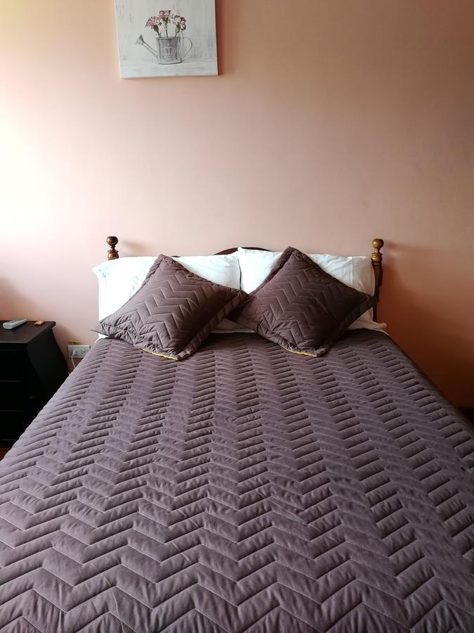 Chapelet Hostal Tababela Extérieur photo