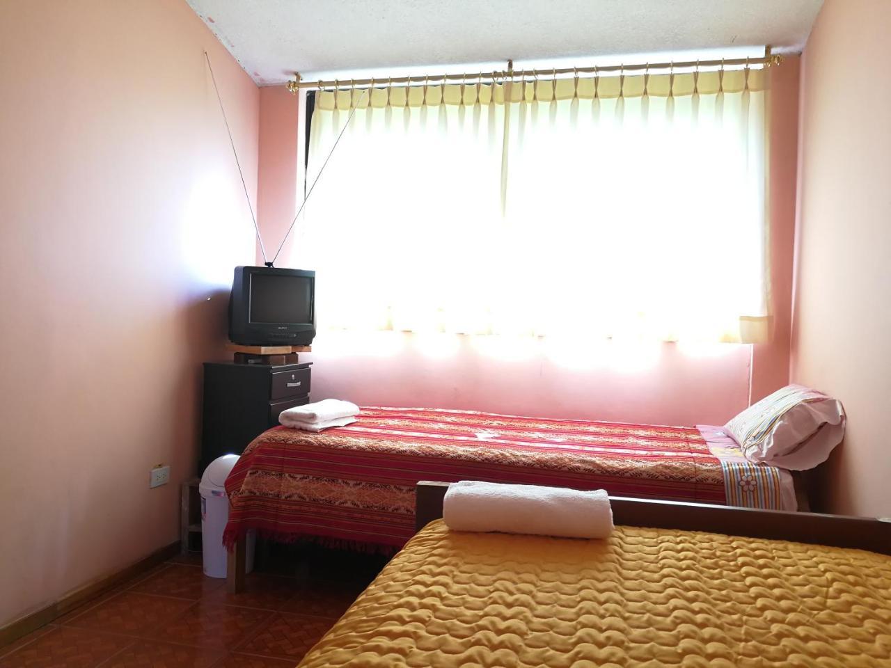 Chapelet Hostal Tababela Extérieur photo