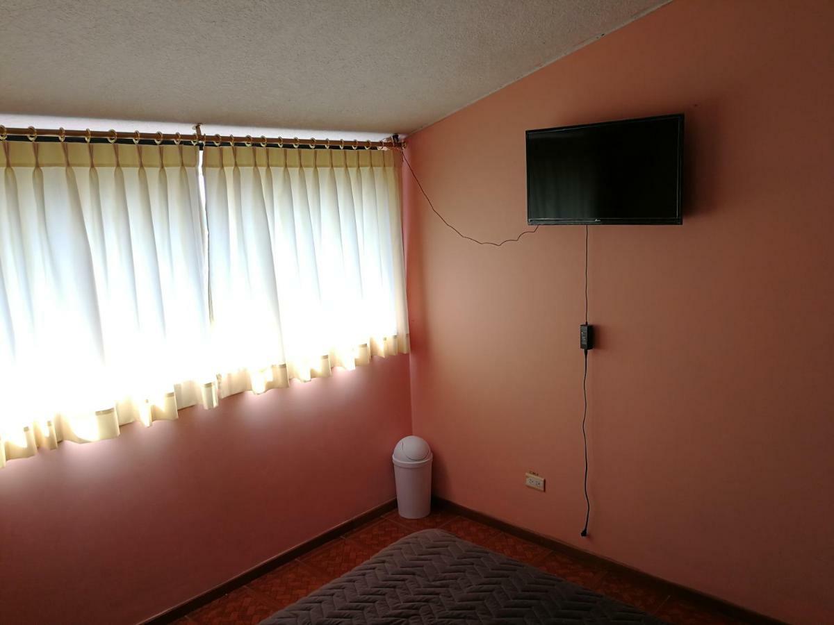 Chapelet Hostal Tababela Extérieur photo